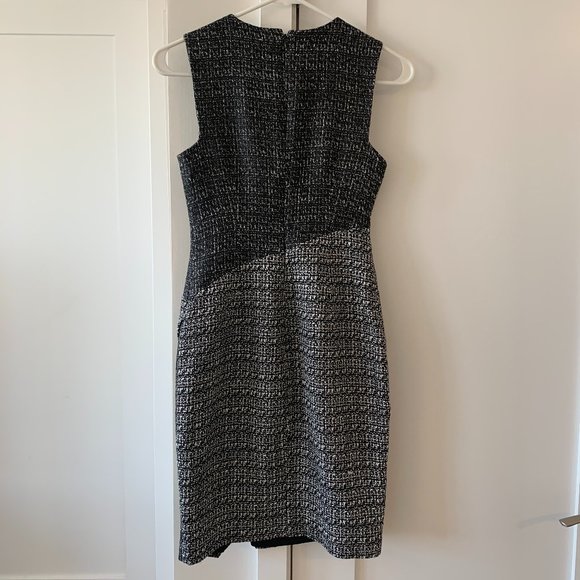 MOVING SALE: Banana Republic Dress - Picture 4 of 6